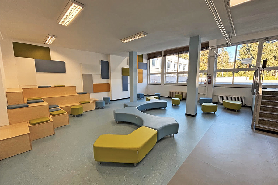biblioteca del liceo Ferraris atrio-ingress
