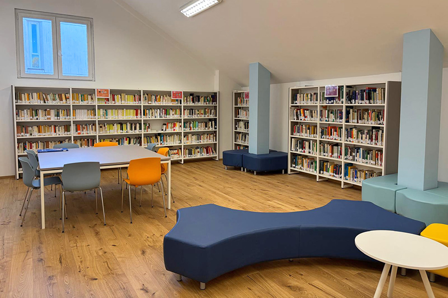 biblioteca del liceo Ferraris ambiente 2