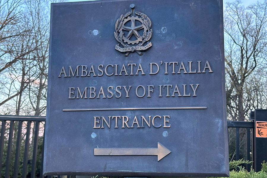 Targa ambasciata italiana in usa